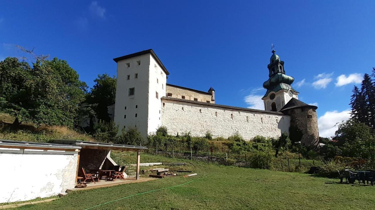 Banská Štiavnica Hostel Skautsky Dom מראה חיצוני תמונה