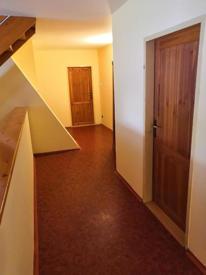 Banská Štiavnica Hostel Skautsky Dom מראה חיצוני תמונה