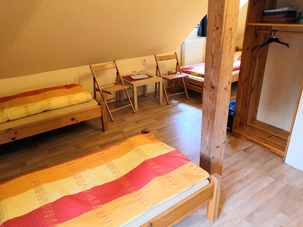 Banská Štiavnica Hostel Skautsky Dom מראה חיצוני תמונה