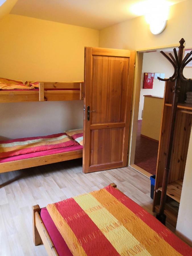 Banská Štiavnica Hostel Skautsky Dom מראה חיצוני תמונה