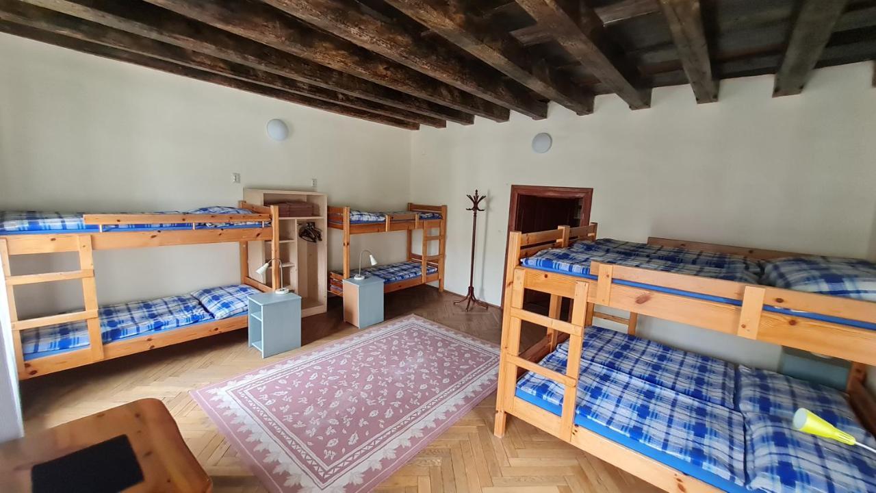 Banská Štiavnica Hostel Skautsky Dom מראה חיצוני תמונה