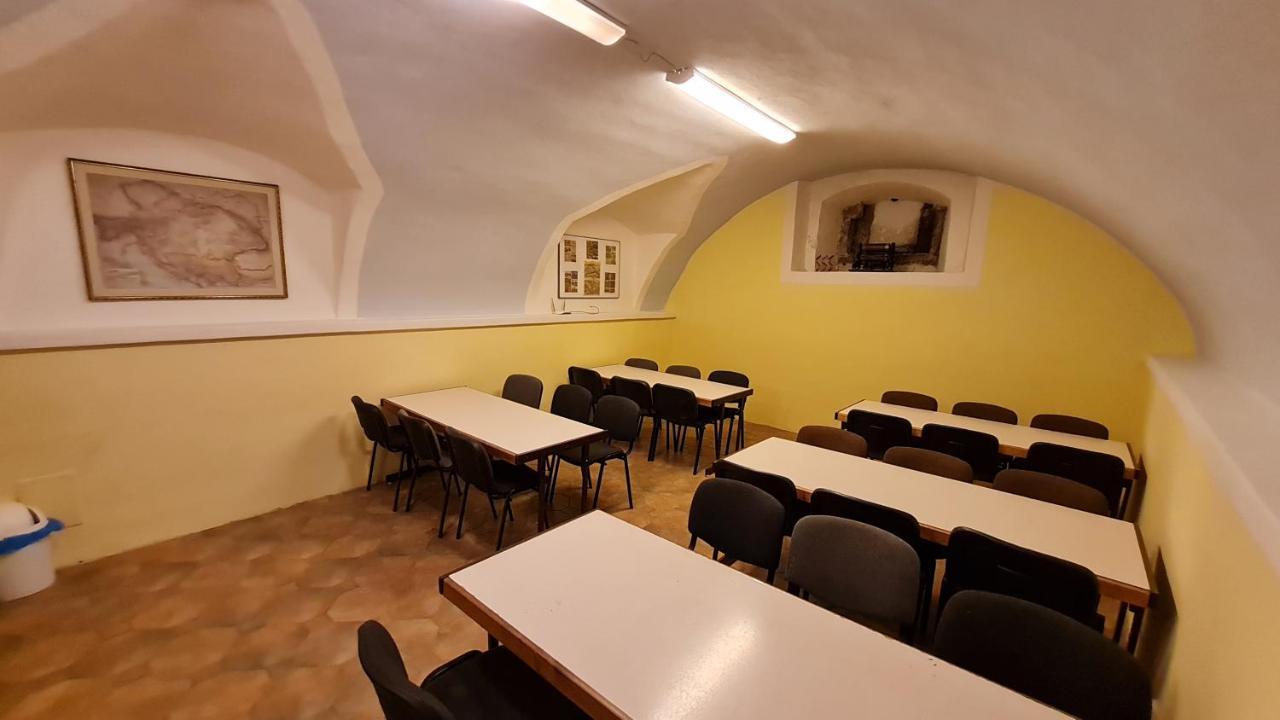 Banská Štiavnica Hostel Skautsky Dom מראה חיצוני תמונה