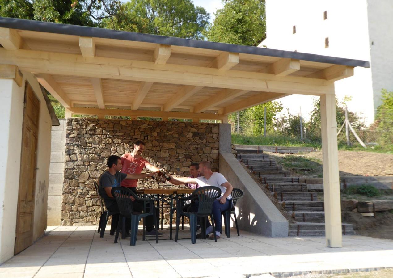 Banská Štiavnica Hostel Skautsky Dom מראה חיצוני תמונה