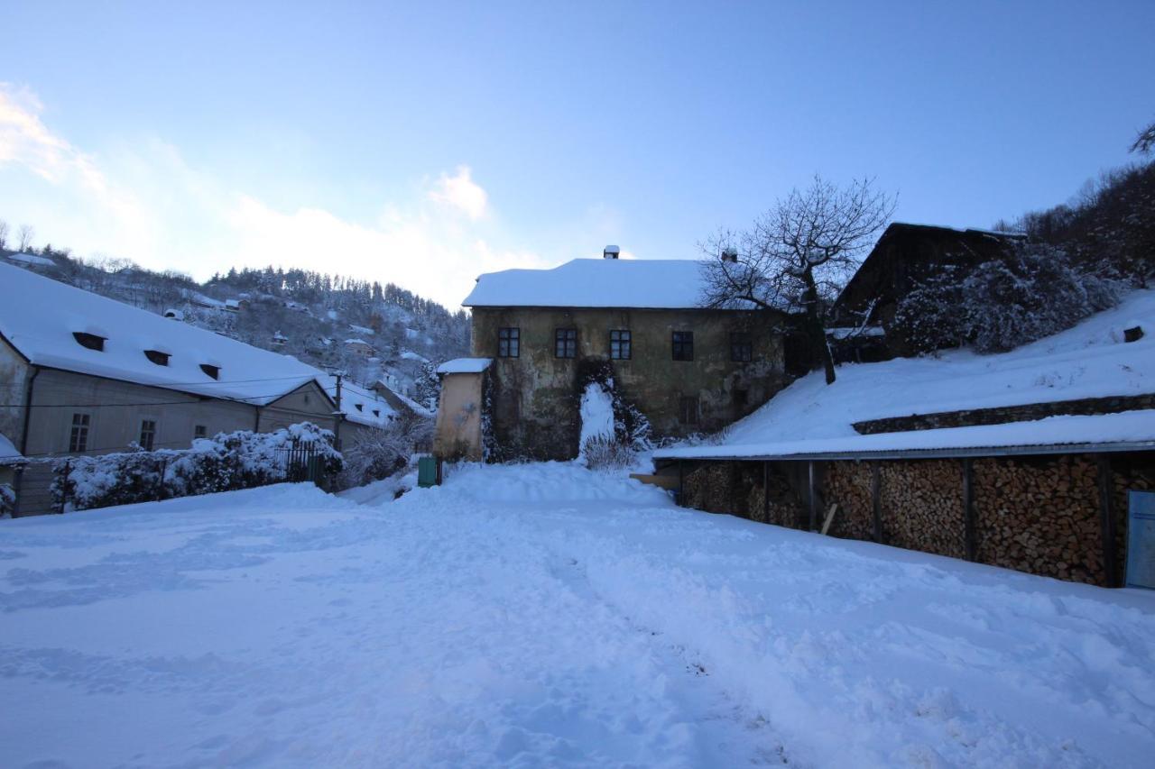 Banská Štiavnica Hostel Skautsky Dom מראה חיצוני תמונה
